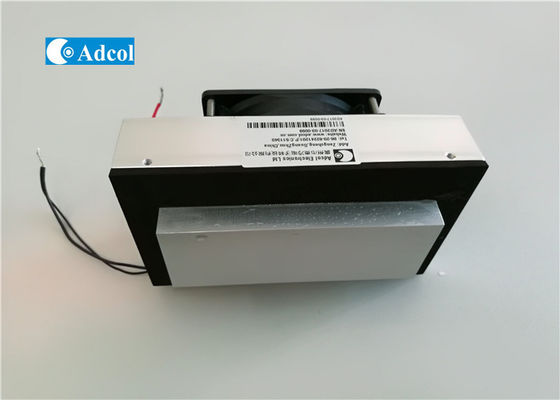 Dispositivo di raffreddamento termoelettrico del condizionatore freddo di alluminio del piatto da 50 watt per la prova di laboratorio dell'università